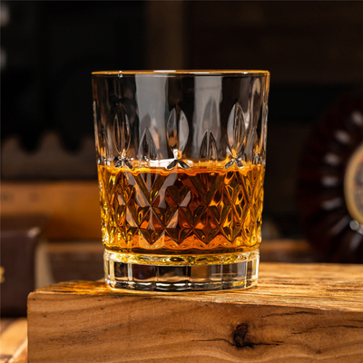 Kreativer Glas Whisky Dick geprägter Becher